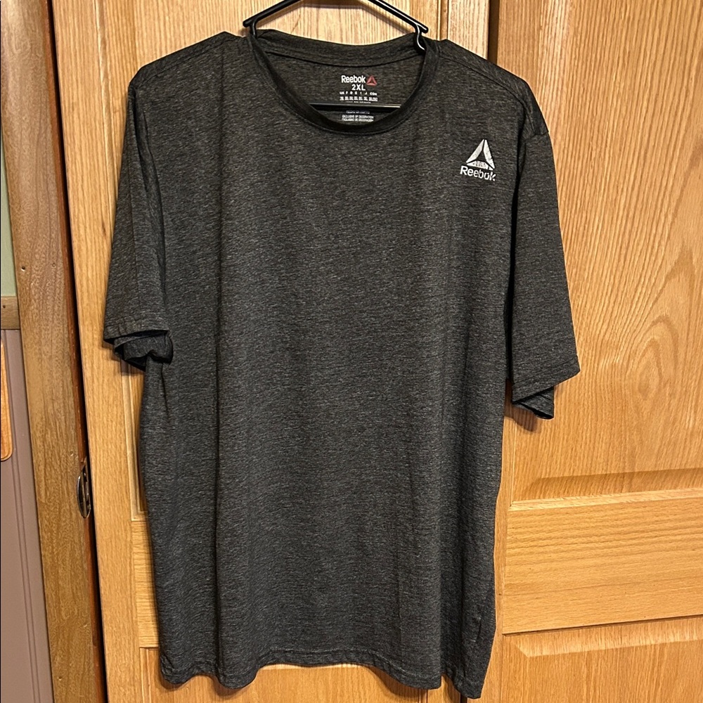 Reebok Men's Dark Gray Athletic Short Sleeve Tee